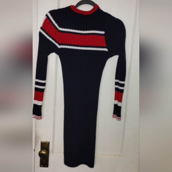 Tommy Hilfiger long sleeve dress (stretchy form fitting knitted fabric) - Picture 2 of 4
